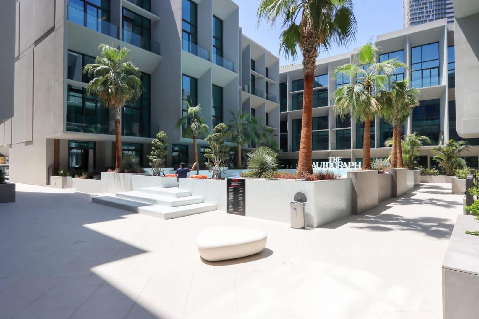 Livbnb - Stylish In Jvc, Near Parks And Shops Apartment Dubai