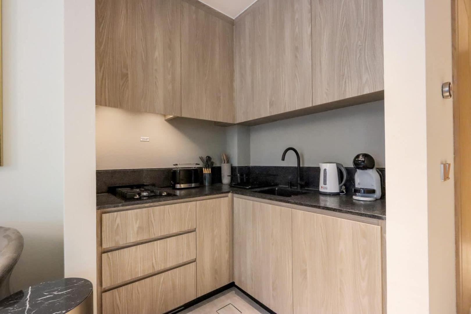 Apartment Livbnb - Stylish In Jvc, Near Parks And Shops Dubai
