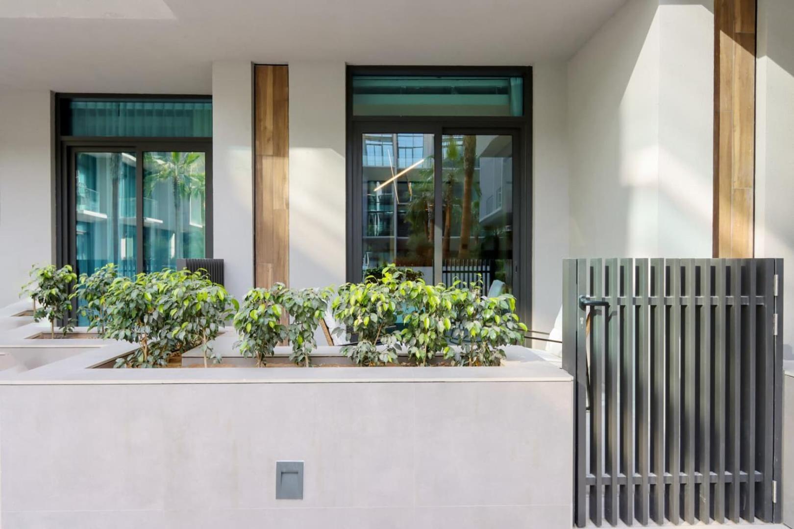Livbnb - Stylish In Jvc, Near Parks And Shops Dubai